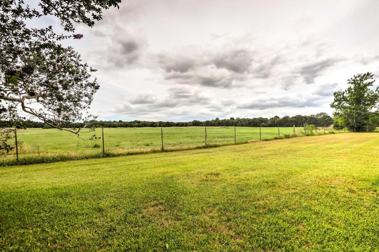 Carmine Cottage With Porch On Beautiful 60-Acre Farm Exterior foto